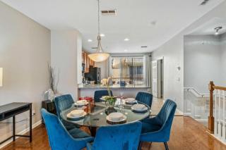 8000-108 Unique 3BR Townhome with Balcony and Fun - 9