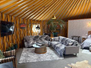 Riverview Yurt - 8