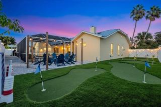 Sleeps 12-Covered Pool-Hot Tub-BBQ-Putt Putt - Bradenton - 1