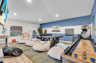 Sleeps 12-Covered Pool-Hot Tub-BBQ-Putt Putt - 4