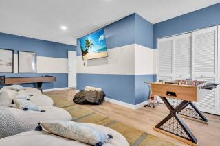 Sleeps 12-Covered Pool-Hot Tub-BBQ-Putt Putt - 6