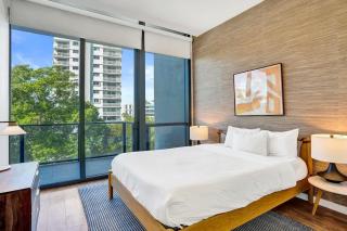 17WEST Spacious 2BR Apartment with Balcony 402 - 0
