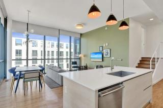 17WEST Spacious 3BR Apartment with Balcony - 9