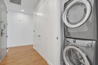 17WEST Spacious 3BR Apartment with Balcony - 1