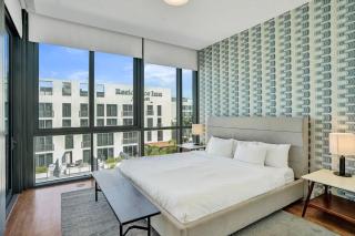 17WEST Spacious 2BR Apartment with Balcony 404 - 9