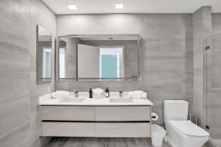 17WEST Spacious 2BR Apartment with Balcony 404 - 8