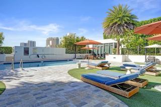 17WEST Spacious 2BR Apartment with Balcony - 405 - 7