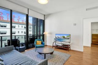 17WEST Spacious 2BR Apartment with Balcony 408 - 1