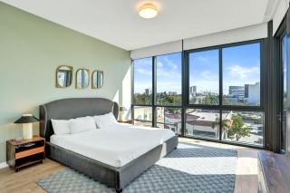 17WEST Spacious 2BR Apartment with Balcony 411 - 8