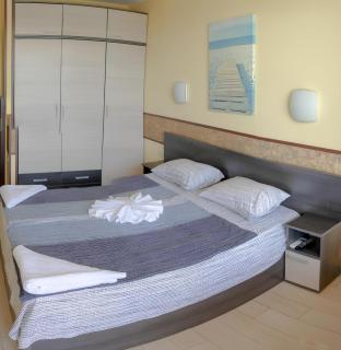 Family Apartment with Sea View & Pool in Zlatna Kotva - Warna - 4