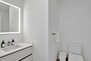 17WEST Spacious 3BR Apartment with Balcony -516 - 3