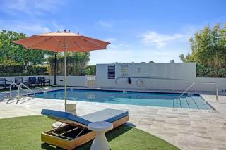17WEST Spacious 2BR Apartment with Balcony 513 - 7