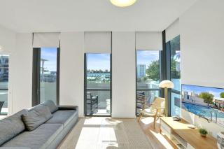 17WEST 1BR Apartment with Balcony - 514 - 2