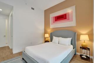 17WEST Spacious 2BR Apartment with Balcony 517 - 4
