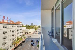 17WEST 1BR Apartment with Balcony 507 - 3