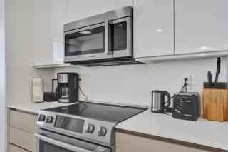17WEST 1BR Apartment with Balcony 507 - 2