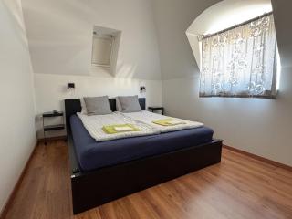 Pelso Apartments - 8