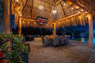 Waterfront Oasis, Heated Pool, MiniGolf, TikiHut - 6