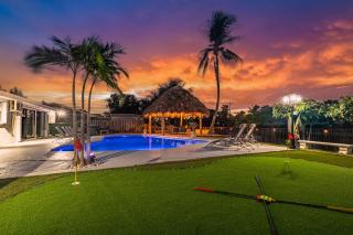 Waterfront Oasis, Heated Pool, MiniGolf, TikiHut - 1