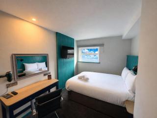 The Regency Hotel - 9