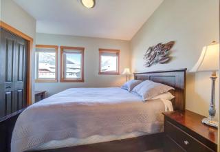 Top Floor Beautiful Mountain Views! 2 Bed 2 Bath - 2