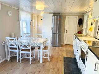 5 person holiday home in MYRESJÖ - 2