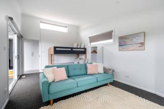 550m to Beach, SPA and Large Backyard , Sleep 9 - 2