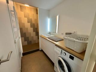 Appartement luxe 2 chambres, balcon, accès plage, piscine, animaux admis, parking - FR-1-194-236 - 4