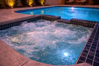 Vegas Heated Pool - Spa Oasis, 15 Min to Strip - 2