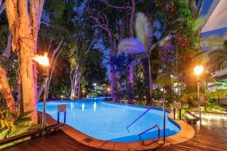 Stunning Top Floor Apartment Views to Palm Cove - 2
