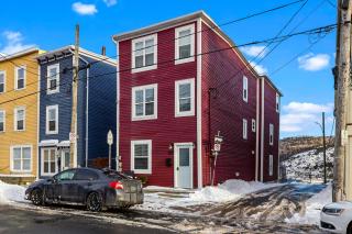 Gower Flat 2 Bed AC with Patio, Signal Hill View - 7
