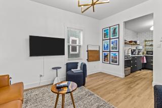 Gower Flat 2 Bed AC with Patio, Signal Hill View - 4