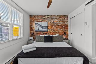 Gower Flat 2 Bed AC with Patio, Signal Hill View - 9