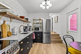 Gower Flat 2 Bed AC with Patio, Signal Hill View - 8