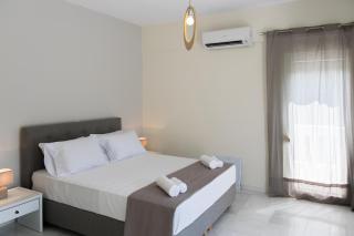 Infinity Villa with Pool, BBQ and Ping-Pong Table, 2km from the beach - Atsipopoulo - 5