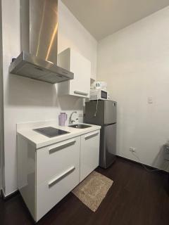 Cozy Sozy 2 - Knighstbridge Residences Makati - 1