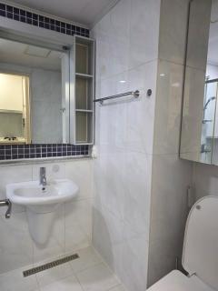 Deluxe Modern Cozy Near Dongmyo Station - 1