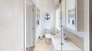 Oreo Shack, The Bay, 2 bedrooms with ensuites, parking for 2 cars, strictly pet-free - 2