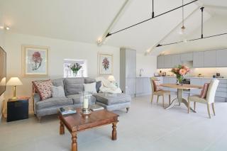 Private and Romantic Garden House - 8