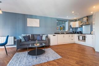 #133 Modern Apartment Steps from Brindley place- sleeps 4 - Perfect for business travelers and small families - Free parking - 4