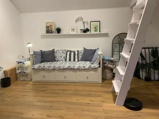 Scandi style Cabin in large garden beautiful views - 4