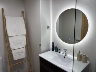 Smart Penthouse with Terrace 10min Walk to Beach - 5