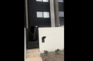 Lovely townhouse-3 bedroom 1 study in coombs - 9