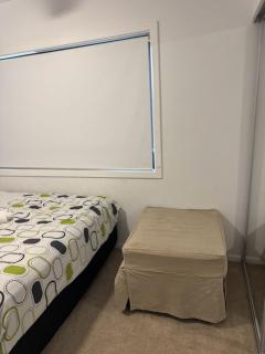 Lovely townhouse-3 bedroom 1 study in coombs - 2