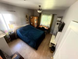 Modern Two-Bedroom Residence Near Marina and Beach - 0