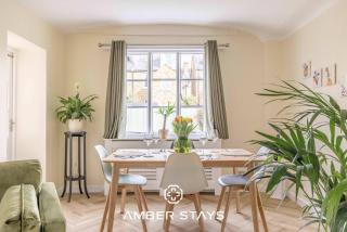 Cosy 3 Bed Cottage in Windsor, Perfect for Small Families & Couples, Sleeps 5 - 7