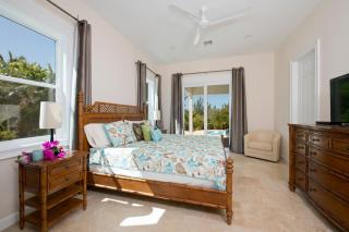 Lux Beachfront House W/ Private Pool on Bank Rd. Walk to Tippy's! - 2