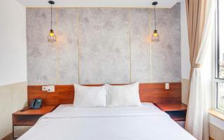 Quan Cuong Da Nang Beach Hotel - 4