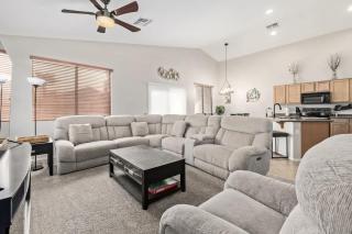 Pet-Friendly 4BR Oasis - Heated Pool Firepit & BBQ - 5