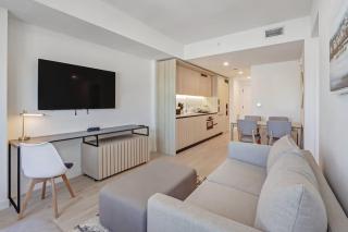 Luxury 2BR In Miami Worldcenter - Resort Amenities - 6
